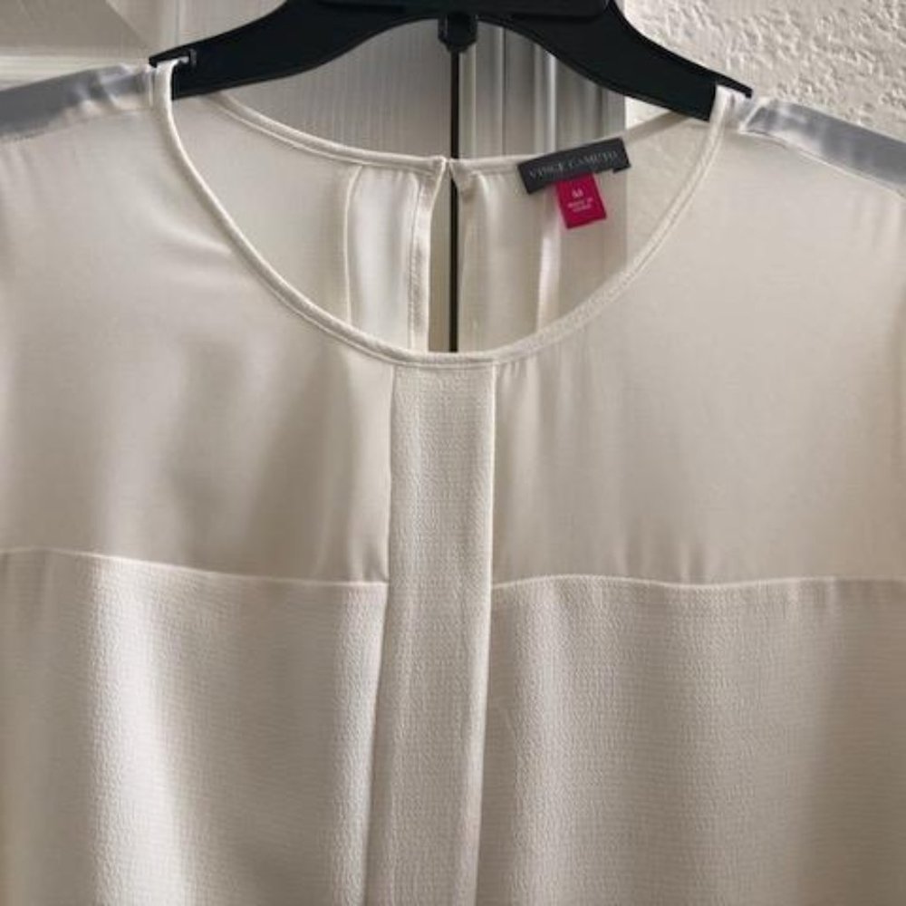 NEW Vince Camuto Blouse